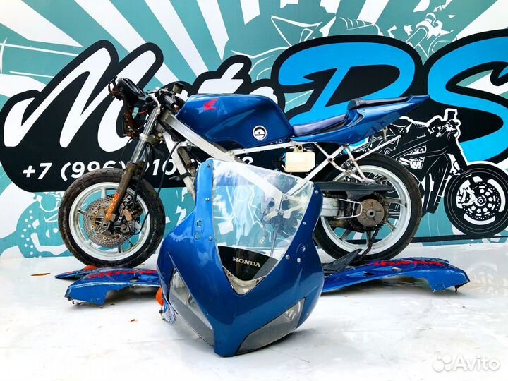 На разборе Honda VFR 400 R NC24 1987г