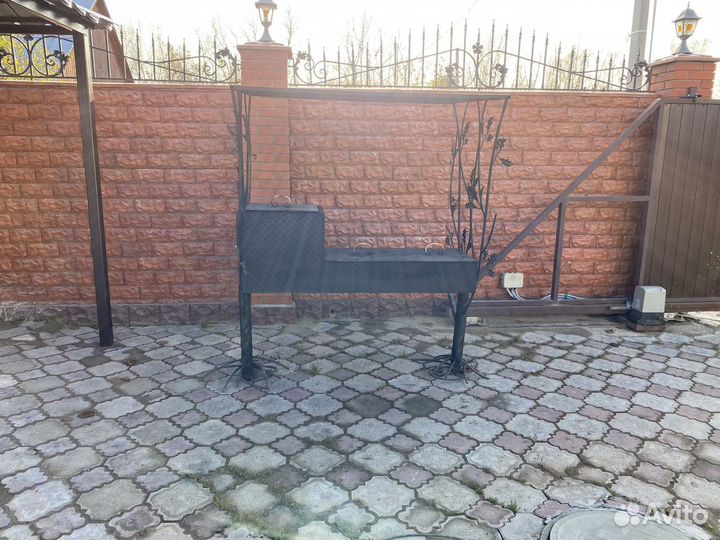 Мангал с крышей