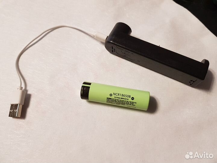 Зарядное устройство + аккумулятор 18650