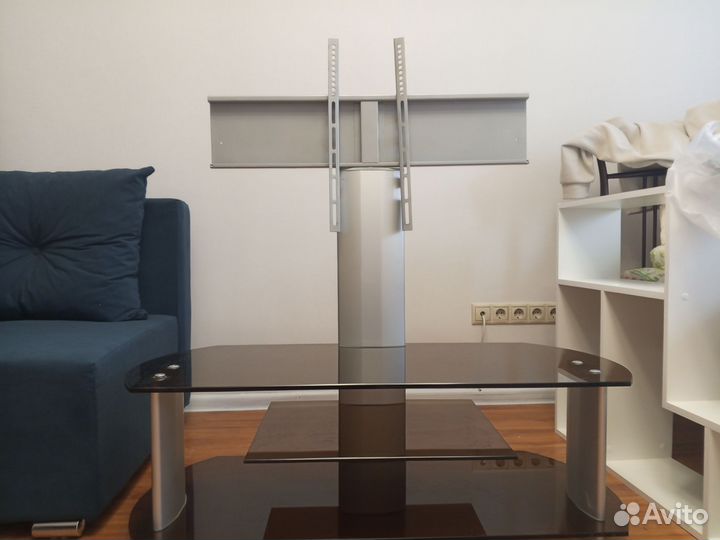 Тумба под телевизор стеклянная