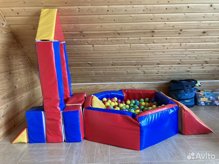 Сухой бассейн с шариками