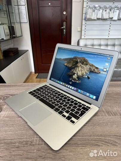 MacBook Air 13 2017 i7/8GB/512GB