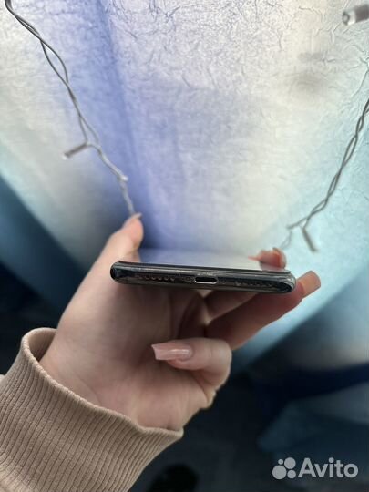 iPhone X, 256 ГБ