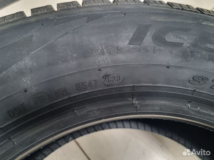 Pirelli Winter Ice Zero 215/55 R16 102T