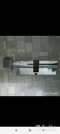 Для двери замок-Avers личинка новая