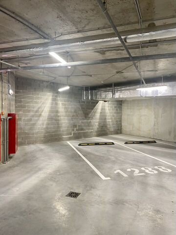 Машиноместо, 14 м²