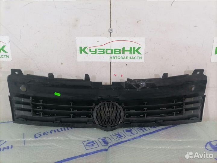 Решетка радиатора передняя Volkswagen Polo