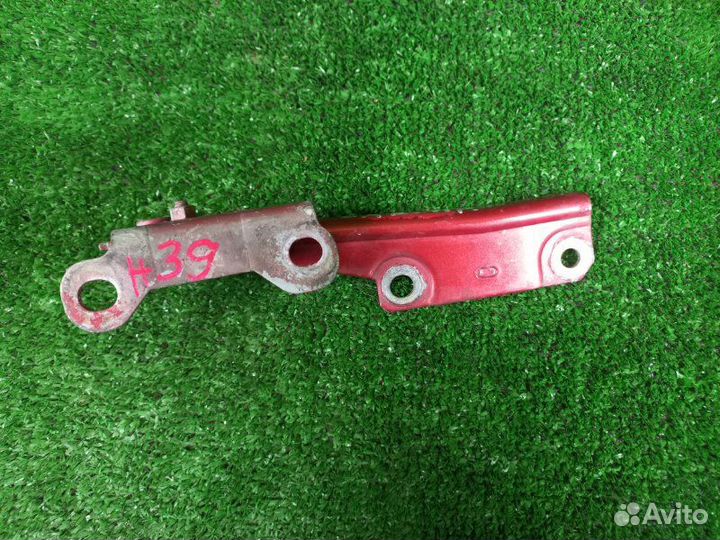 Петля капота правая Mitsubishi Carisma DA1A 4G92