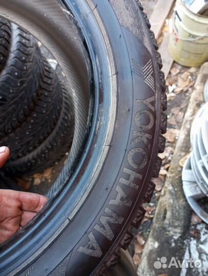 Yokohama Ice Guard Stud IG55 215/55 R17