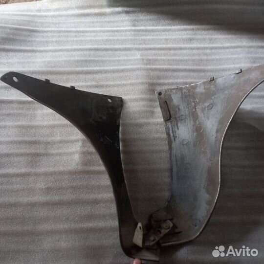 Пластик плуга Suzuki RF400