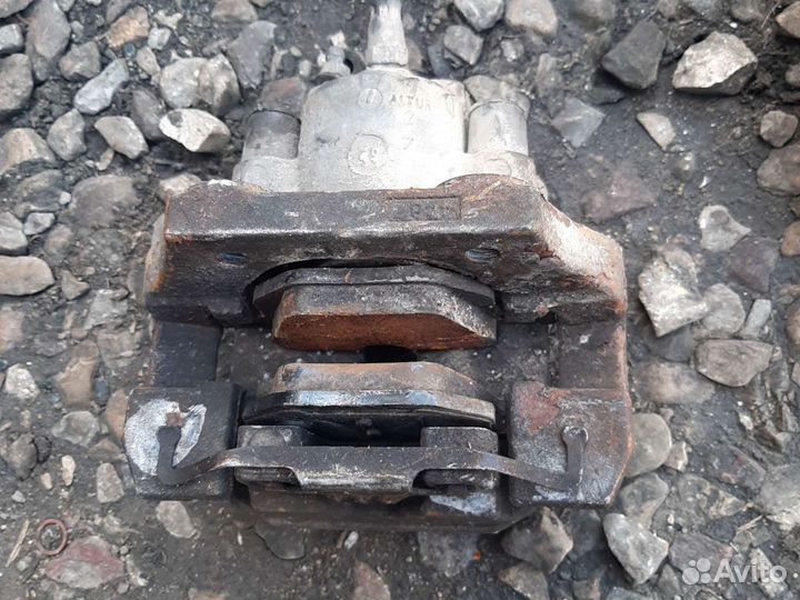 Суппорт задний бмв X5 E70