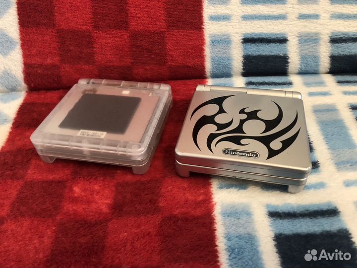 Game Boy Advance SP кастом и Tribal Limited Edit