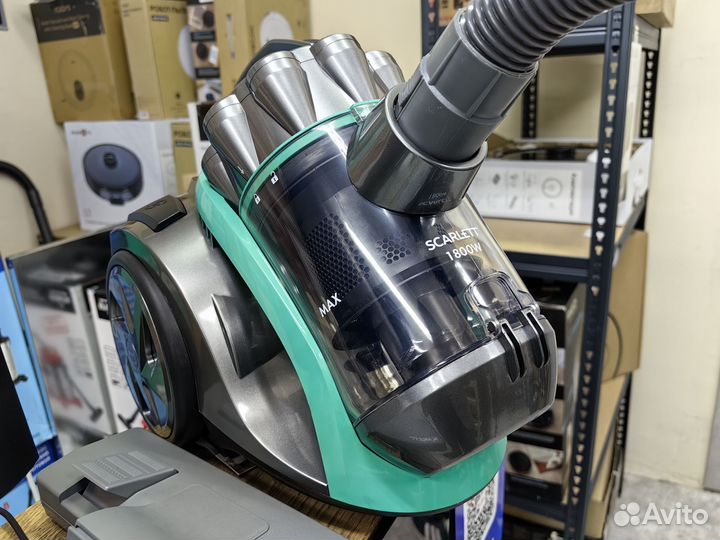 Пылесос Scarlett Новый 1800w