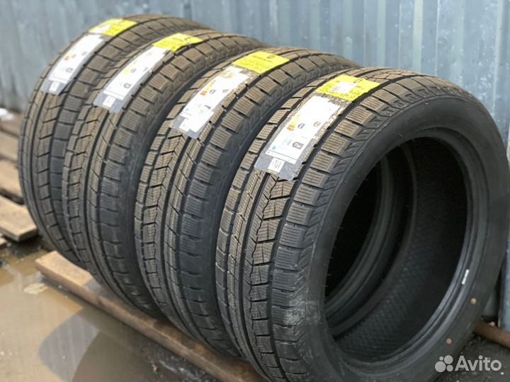 Roadmarch Snowrover 868 225/50 R17 97H