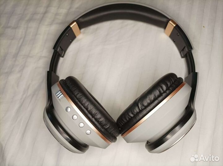 Беспроводные наушники накладные складные новые