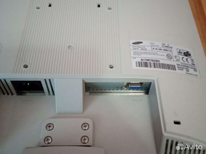 Монитор Samsung syncmaster 710n