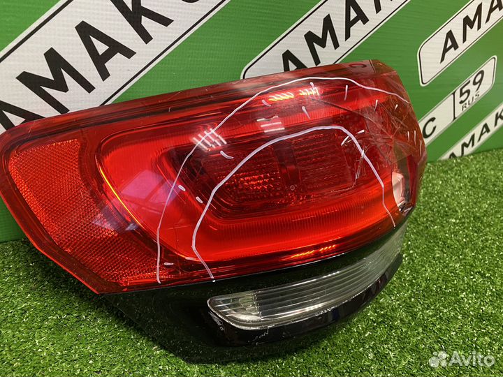 Фонарь задний левый наруж. jeep grand cherokee WK2