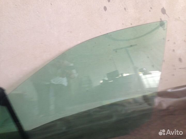 Стекла на Мерседес Бенц С-180 кузов w 124 седан