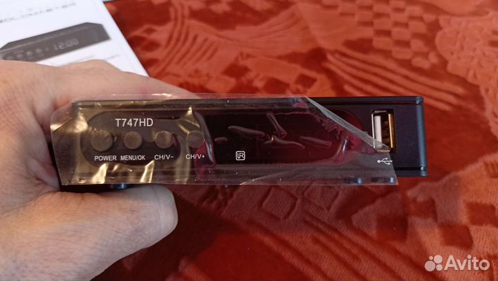 Цифровой ресивер DVB-T2/C с дисплеем