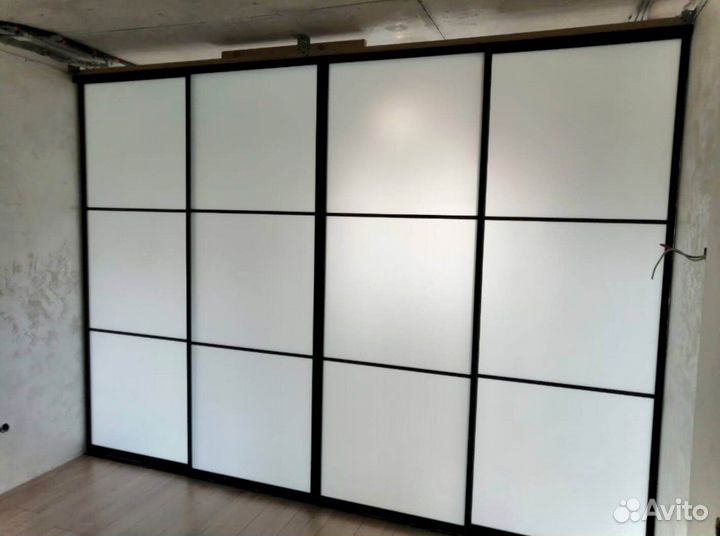 Стеклянная перегородка