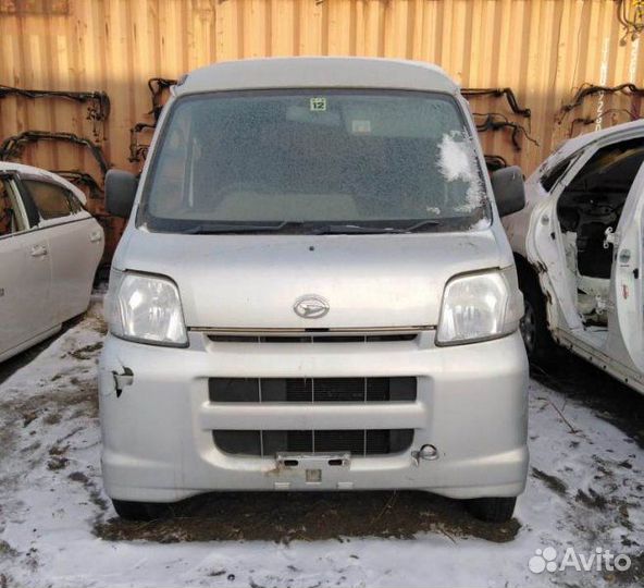 Ветровик задний левый Daihatsu Hijet S330V EF-VE