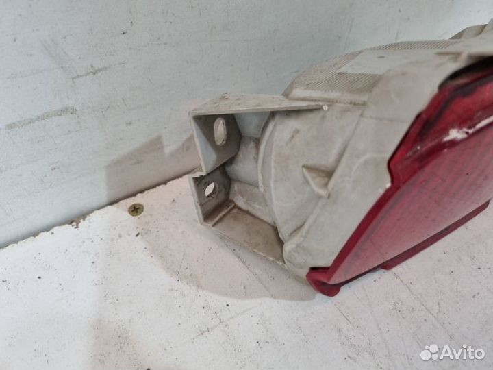 Фонарь противотуманный задний левый Toyota Land