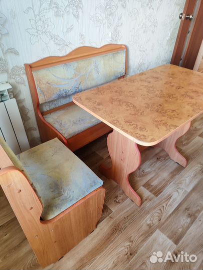 Кухонный стол и стулья бу