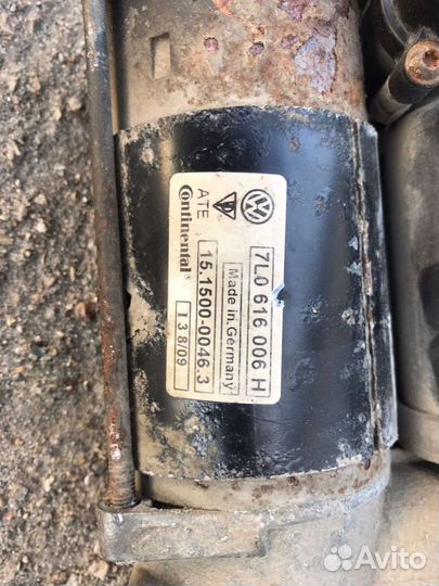 Компрессор пневмоподвески VW Toureg