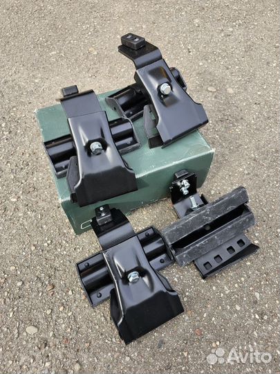 Комплект опор багажника (Универсальный) 4 шт