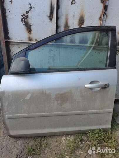 Передняя левая дверь Ford Focus 2