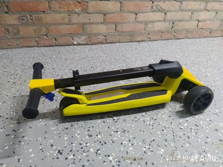 Самокат детский трехколесный