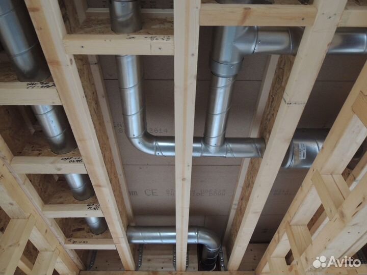 Установка вытяжки и винтеляцыи и дымоходов