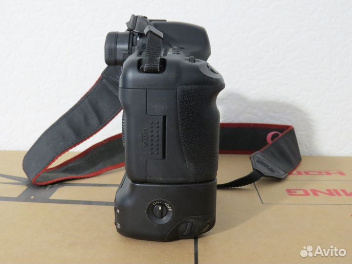 Canon EOS 5D зеркальный фотоаппаратС