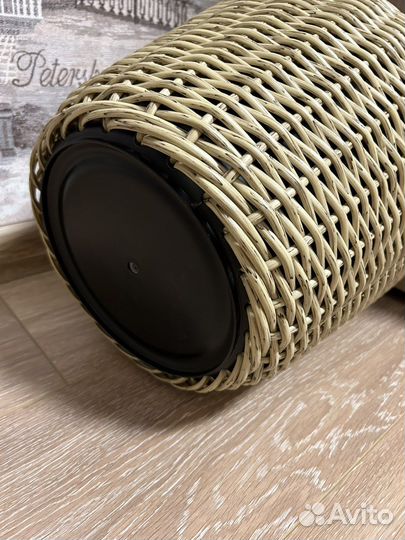 Кашпо из искусственного ротанга