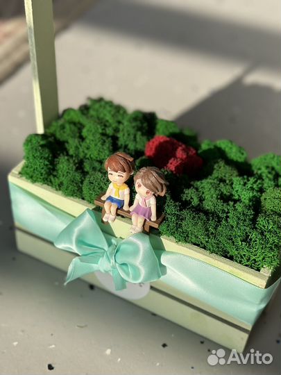 Подарочная корзина из стабилизированного мха