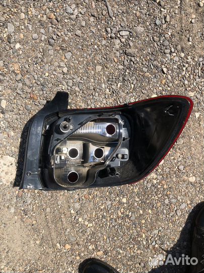Задняя левая фара на renault logan 2