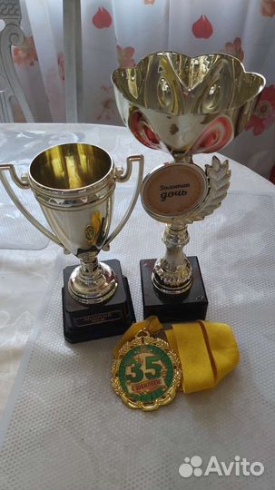 Ароматизированные свечи и подсвечники