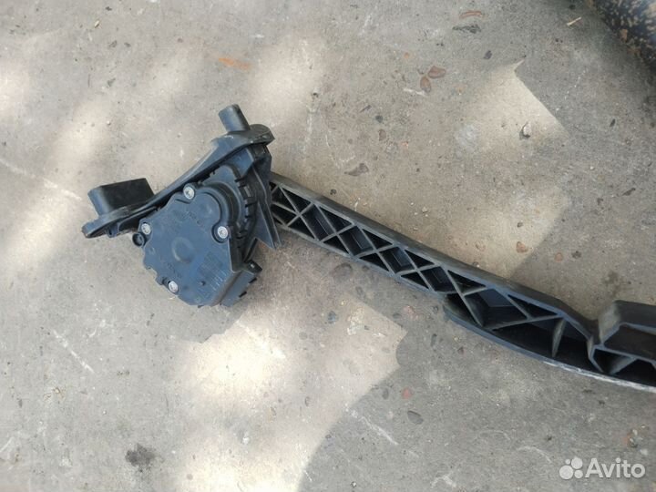 Педаль газа вольво s80 B6284t /Volvo S80