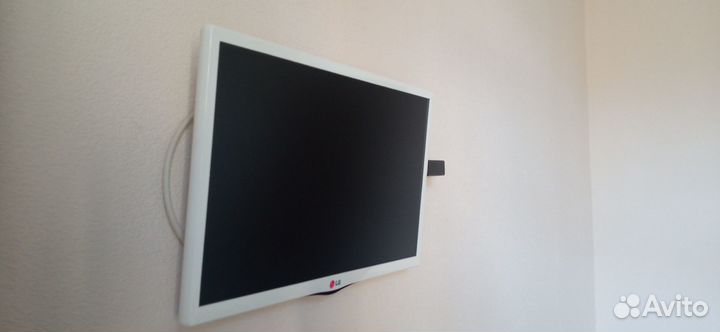 Телевизор LG 22 дюйма