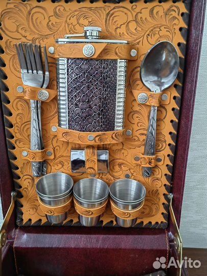 Набор для пикника в чемодане