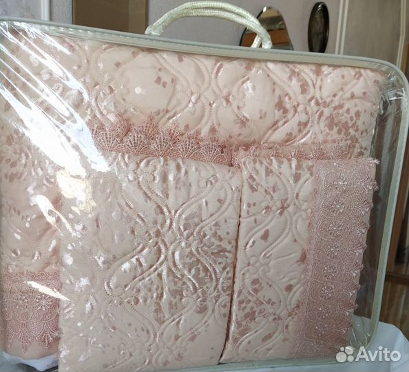 Покрывало на кровать новое