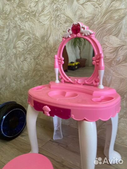 Туалетный столик для девочки