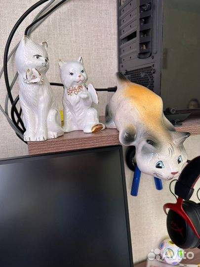 Фарфоровые статуэтки кошки