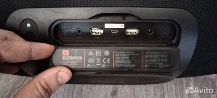 Продам колонку JBL Boombox 1