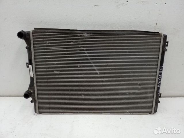 Радиатор охлаждения двигателя Volkswagen Golf 6