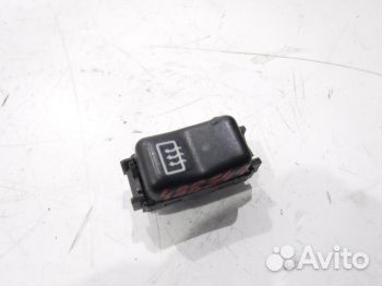 Кнопка обогрева заднего стекла