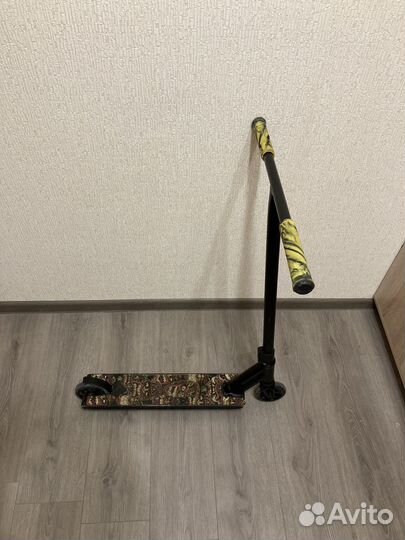 Трюковой самокат