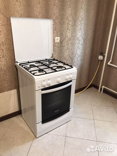 Газовая плита с духовкой