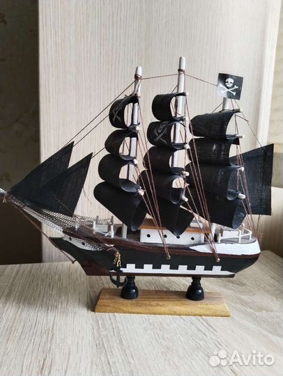 Модель пиратского корабля