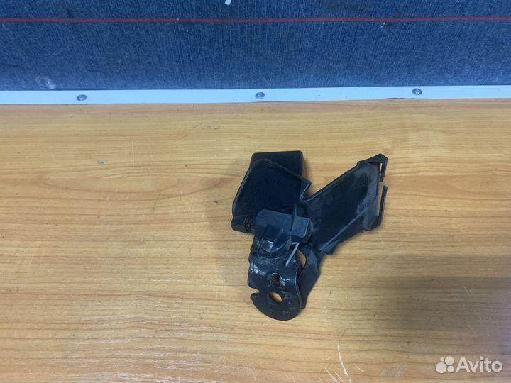 Замок ремня задний правый Audi A6 C6,4F Ауди А6 Ц6